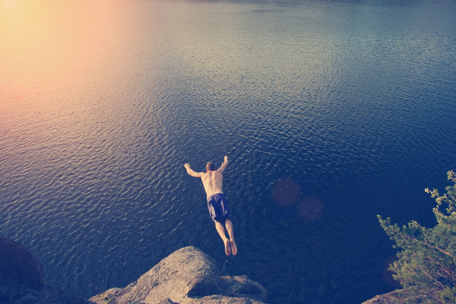 Viver é diferente que estar vivo.
